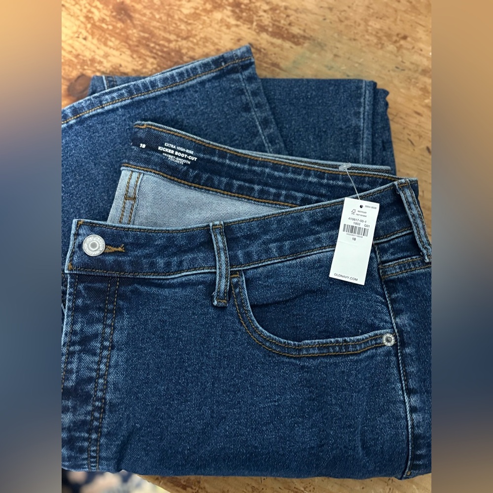 Old Navy Women’s Sz6 NWT Extra High-Rise Kicker Boot Cut Denim Jeans button fly